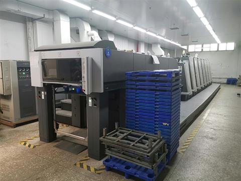 海德堡7+1印刷機